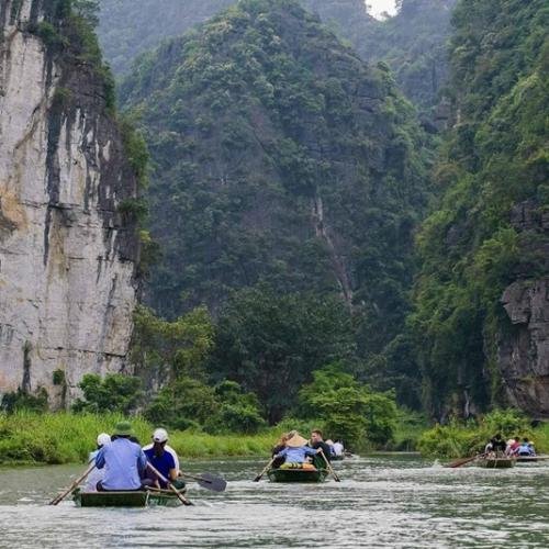 Day 4: Imposing karst cliffs and tunnels in Tam Coc.